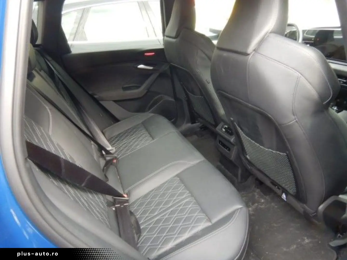 SQ6 e-tron quattro edition one blue Panoramadach