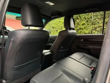 Hilux 2.4 D-4D 4x4 DoKa Executive Automata Tapiserie Piele