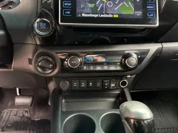 Hilux 2.4 D-4D 4x4 DoKa Executive Automata Tapiserie Piele