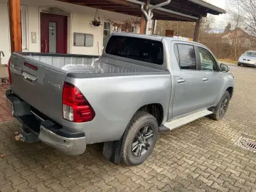 Hilux Double Cab Comfort 2.8l Ahk Sitzheiz. Navi