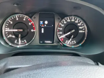 Hilux Double Cab Comfort 2.8l Ahk Sitzheiz. Navi