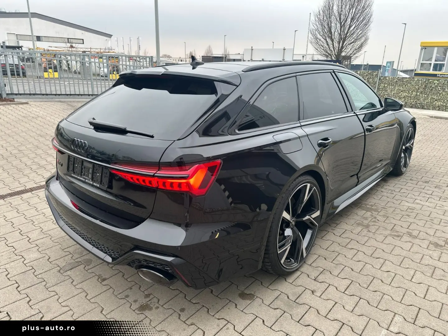 RS 6 Av. 4.0 quattro Pano DynamickPak 23 schwarz