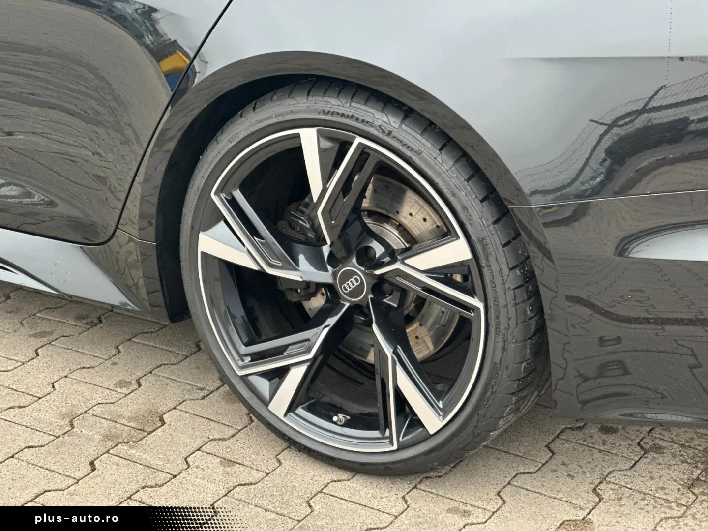 RS 6 Av. 4.0 quattro Pano DynamickPak 23 schwarz