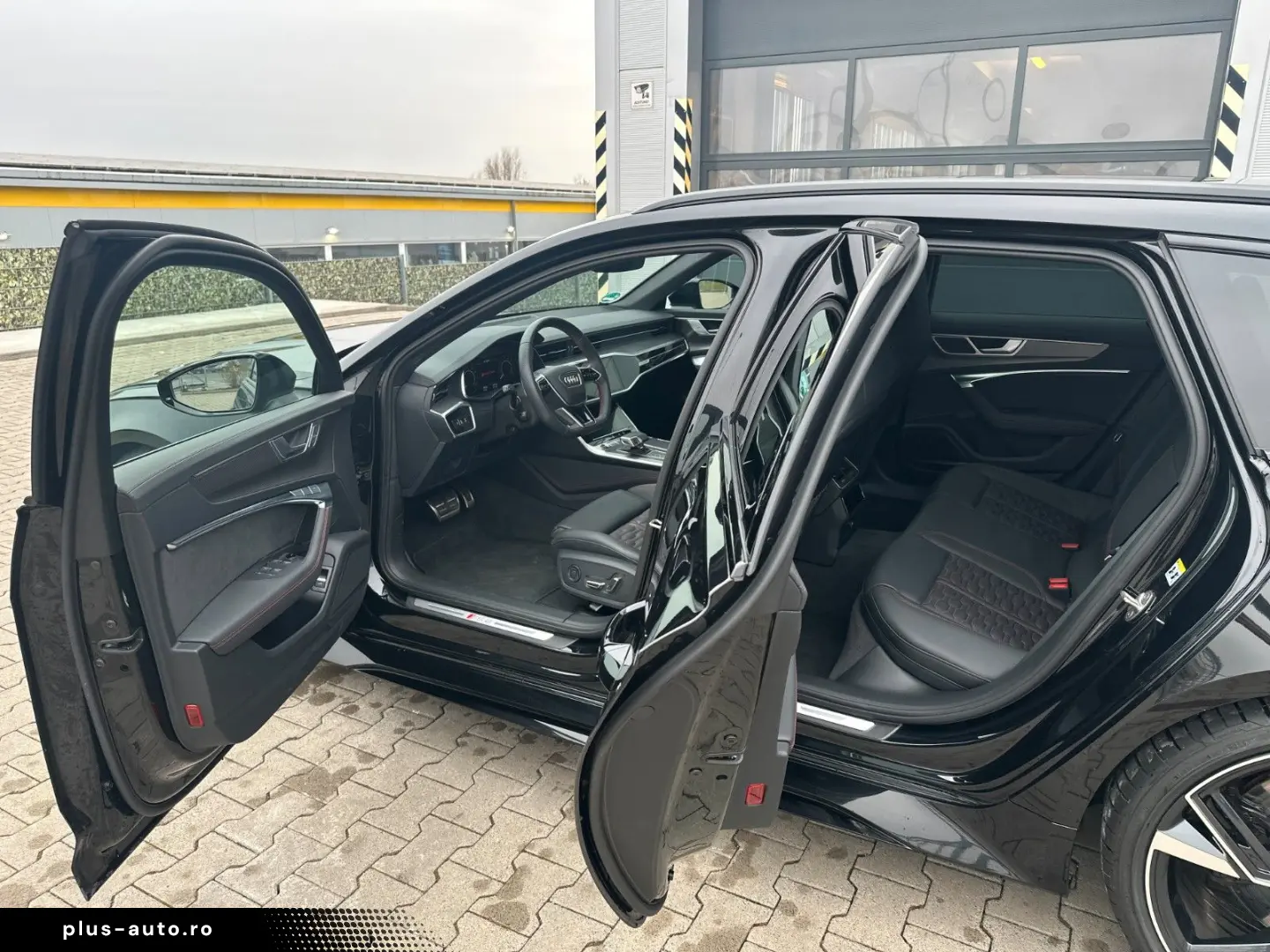 RS 6 Av. 4.0 quattro Pano DynamickPak 23 schwarz