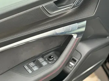 RS 6 Av. 4.0 quattro Pano DynamickPak 23 schwarz