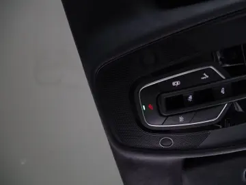 RS6 Avant 4.0 TFSI quattro tiptronic   PANO