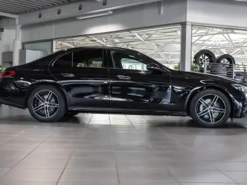 E 300 e   AMG BURM NIGHT DISTR KAMERA SPUR PDC