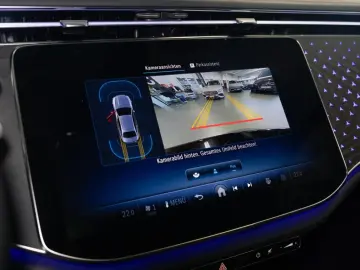 E 300 e   AMG BURM NIGHT DISTR KAMERA SPUR PDC