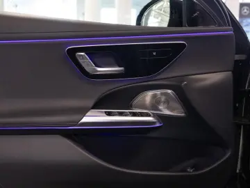 E 300 e   AMG BURM NIGHT DISTR KAMERA SPUR PDC