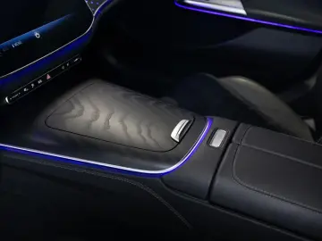 E 300 e   AMG BURM NIGHT DISTR KAMERA SPUR PDC