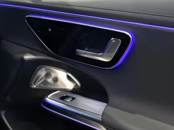 E 300 e   AMG BURM NIGHT DISTR KAMERA SPUR PDC