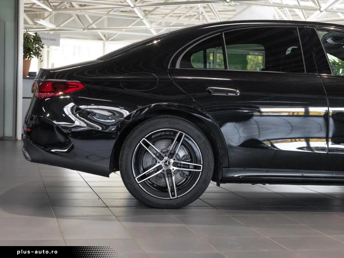 E 300 e   AMG BURM NIGHT DISTR KAMERA SPUR PDC