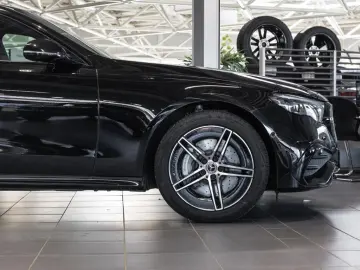 E 300 e   AMG BURM NIGHT DISTR KAMERA SPUR PDC