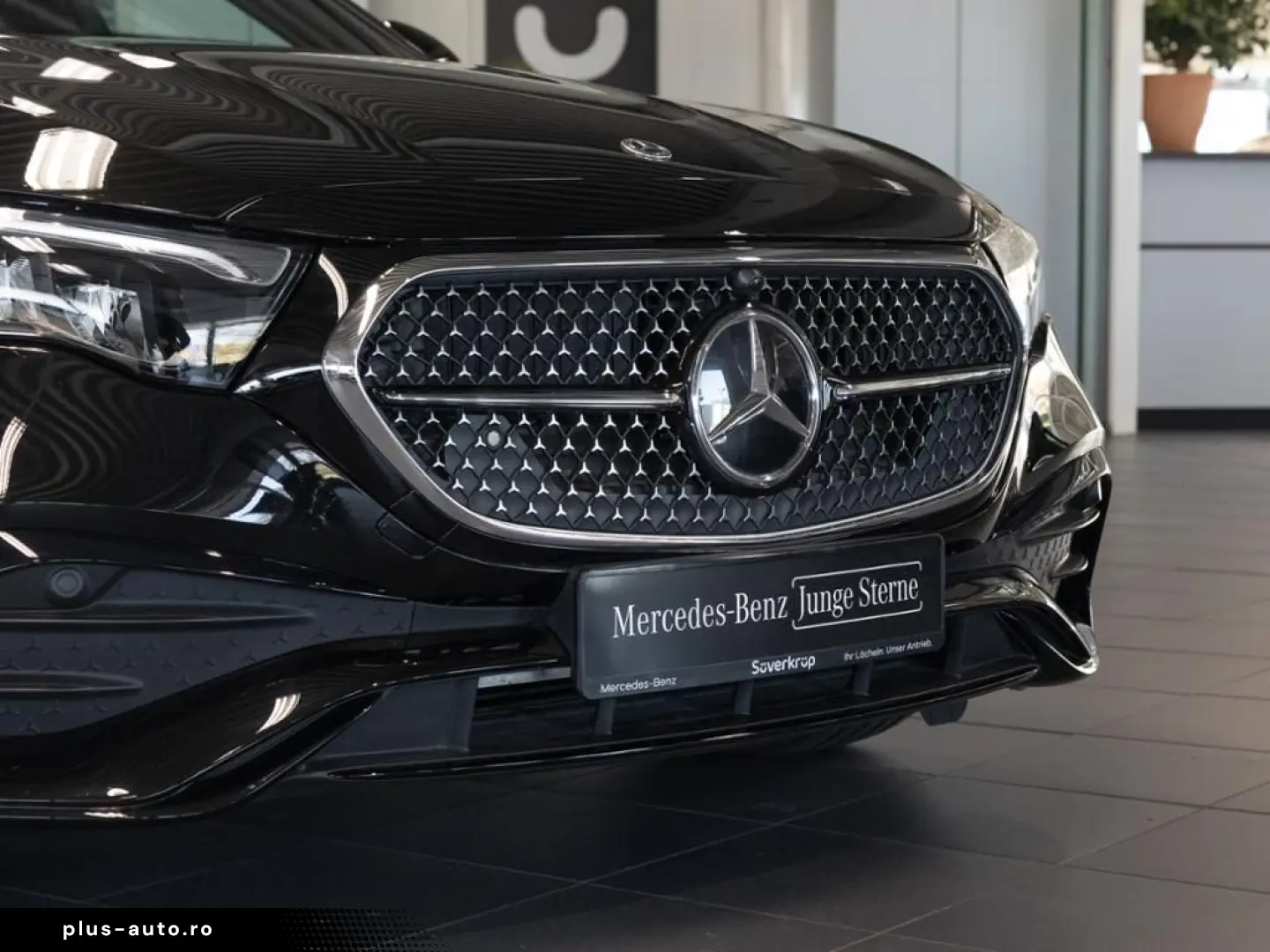 E 300 e   AMG BURM NIGHT DISTR KAMERA SPUR PDC