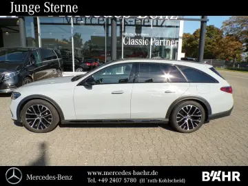 E 300 de 4M All-Terrain Night Pano AHK Airmatic