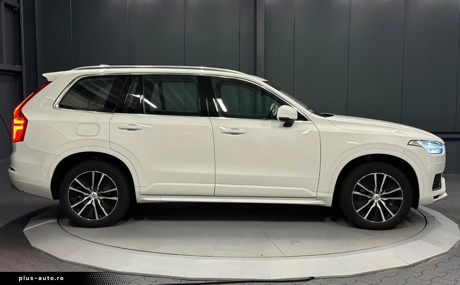 XC90 Momentum Pro AWD  19Zoll AHK LEDER KAMERA