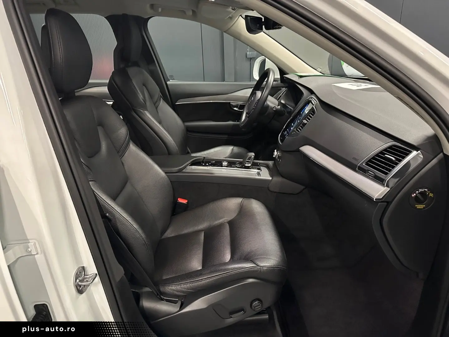 XC90 Momentum Pro AWD  19Zoll AHK LEDER KAMERA