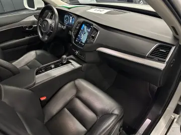 XC90 Momentum Pro AWD  19Zoll AHK LEDER KAMERA