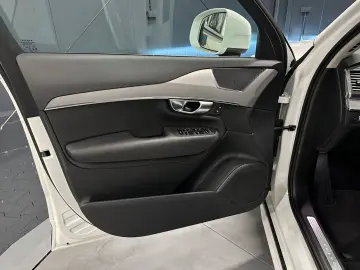 XC90 Momentum Pro AWD  19Zoll AHK LEDER KAMERA