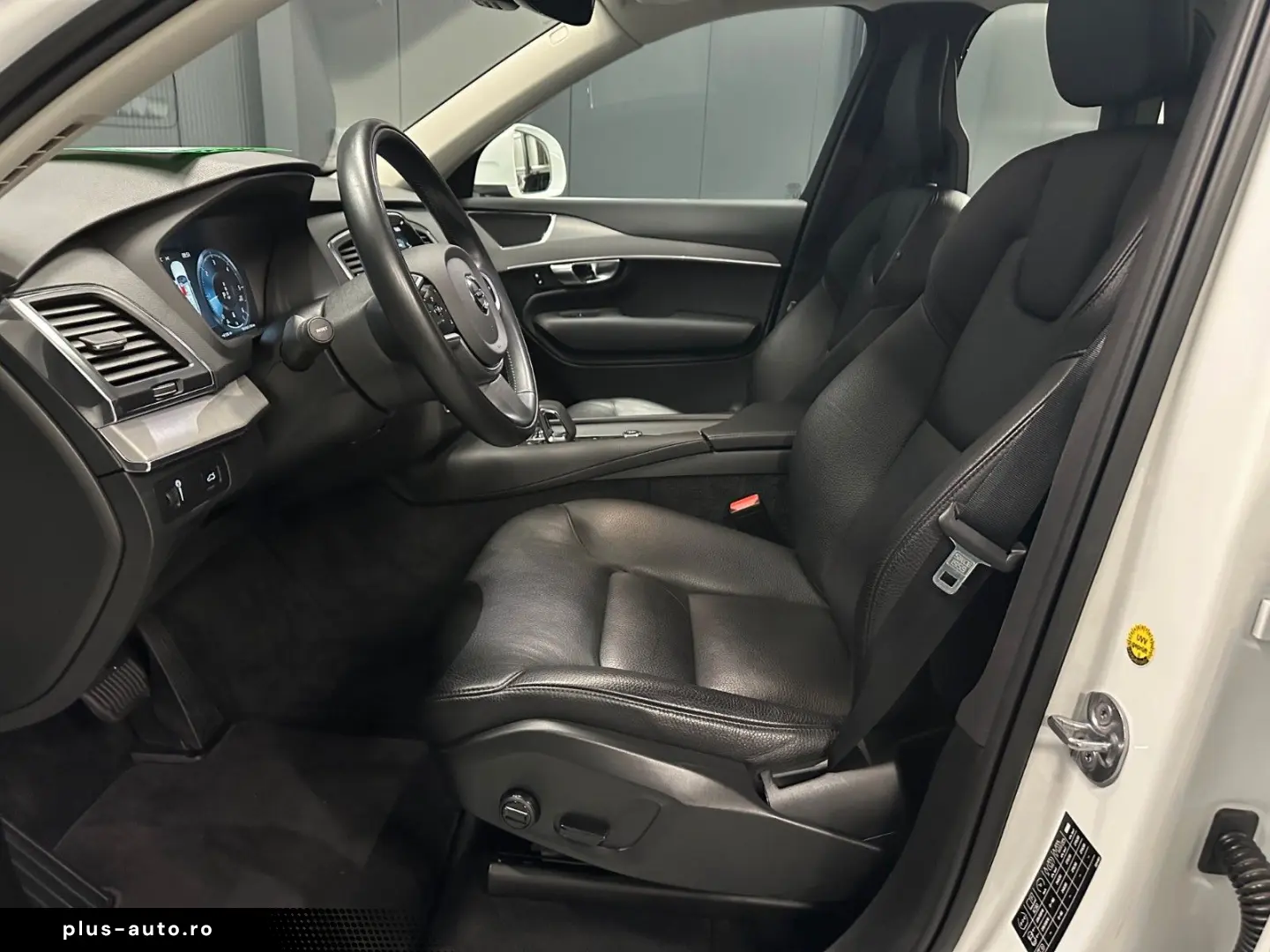 XC90 Momentum Pro AWD  19Zoll AHK LEDER KAMERA