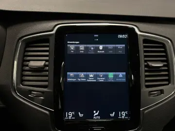 XC90 Momentum Pro AWD  19Zoll AHK LEDER KAMERA