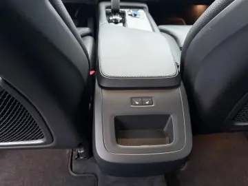 XC 90 Plus Dark AWD 7-Sitze Harman-Kardon