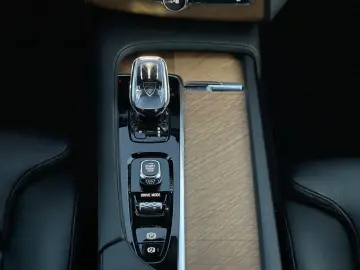 XC90 B5 AWD Inscription AHK Kamera DAB  20 LM