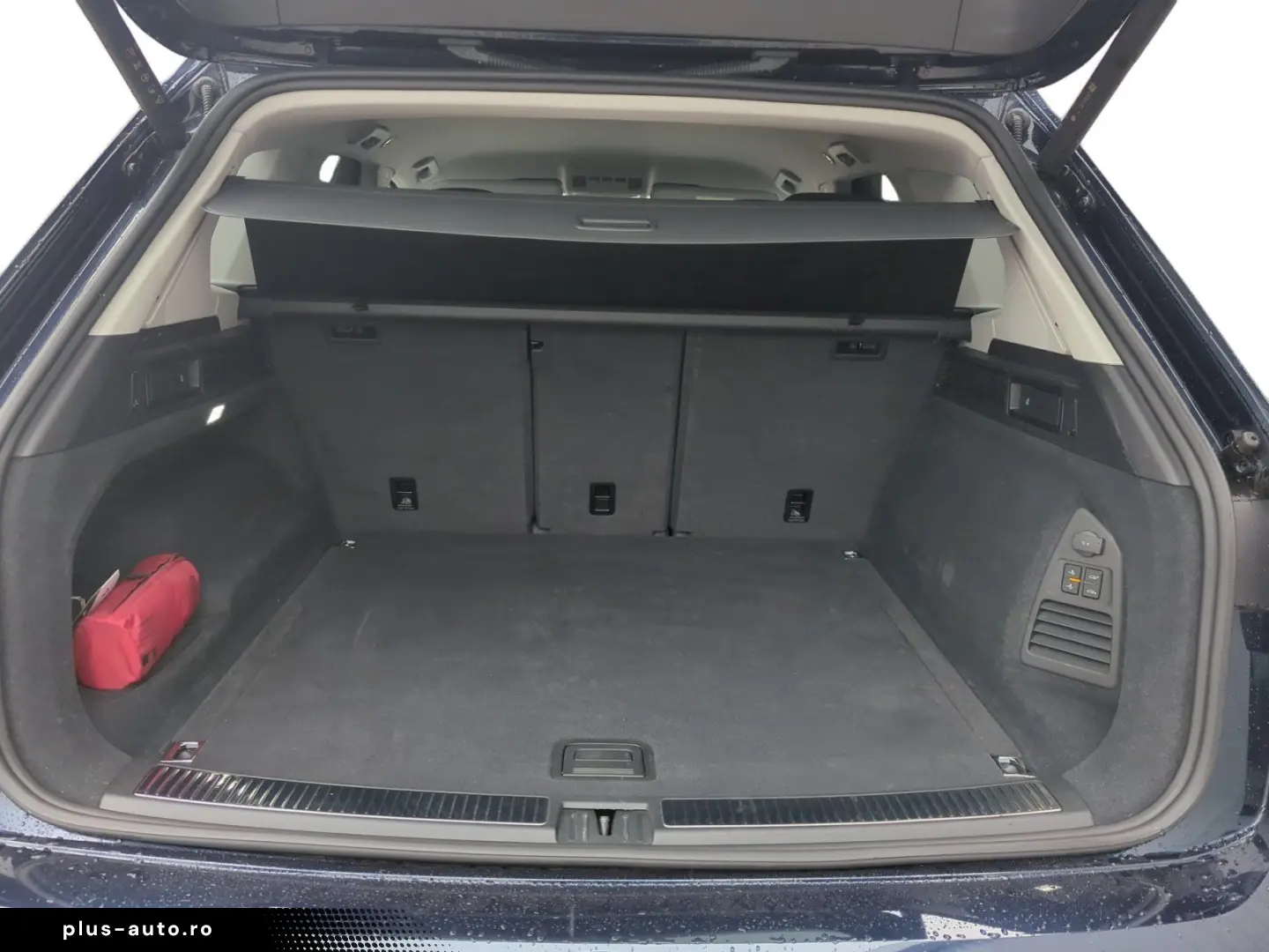 Touareg Elegance 3.0 TDI DSG 4M Navi AHK Leder