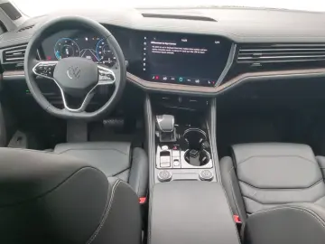 Touareg Elegance 3.0 TDI DSG 4M Navi AHK Leder