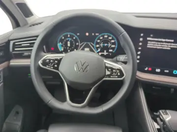 Touareg Elegance 3.0 TDI DSG 4M Navi AHK Leder