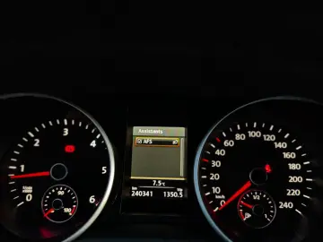 Volkswagen GOLF VI 1.6 TDI STYLE