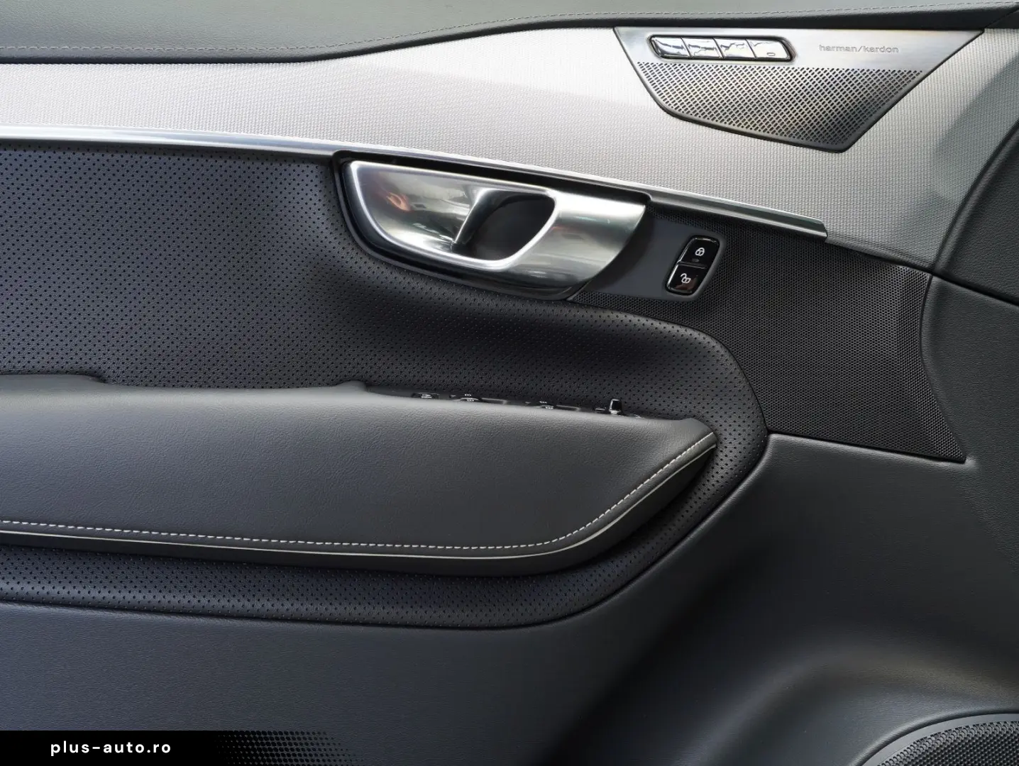 XC90 B5 D AWD Mild-Hybrid Plus Dark PANO AHK