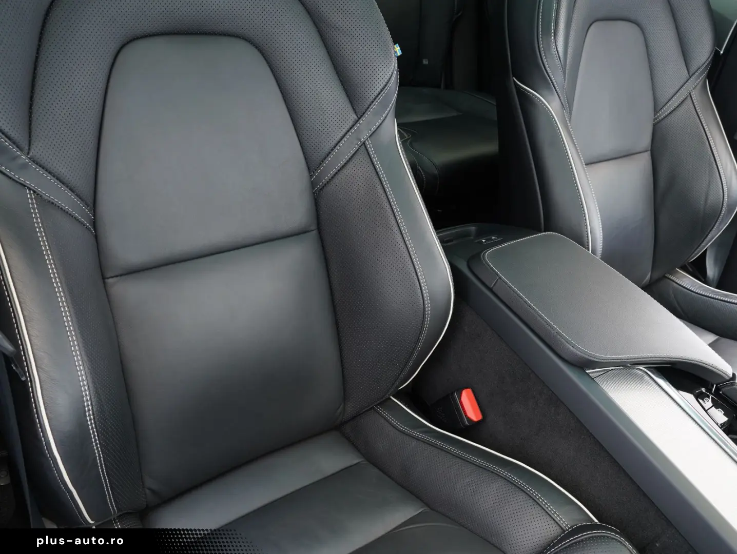 XC90 B5 D AWD Mild-Hybrid Plus Dark PANO AHK