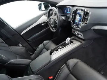 XC90 B5 D AWD Mild-Hybrid Plus Dark PANO AHK