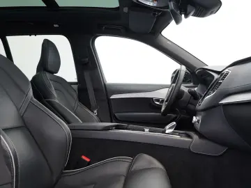 XC90 B5 D AWD Mild-Hybrid Plus Dark PANO AHK