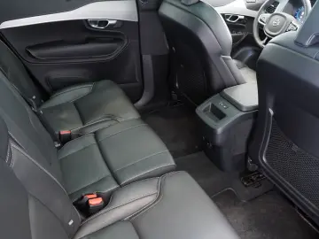 XC90 B5 D AWD Mild-Hybrid Plus Dark PANO AHK