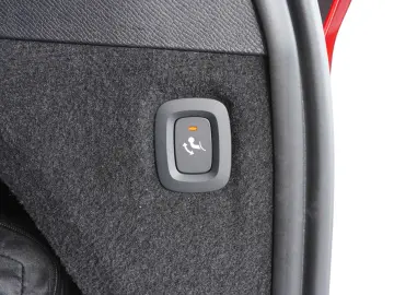 XC90 B5 D AWD Mild-Hybrid Plus Dark PANO AHK