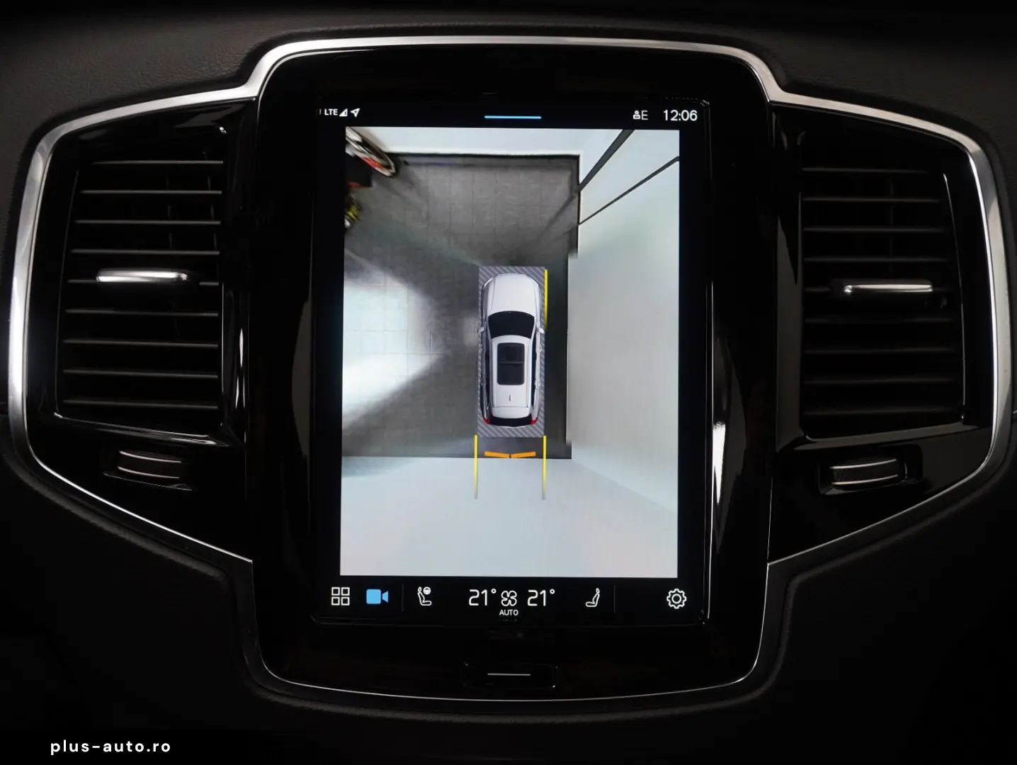 XC90 B5 D AWD Mild-Hybrid Plus Dark PANO AHK