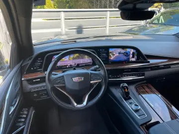 Escalade Diesel  D600 Vollausstatung