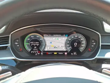 A8 60 TFSI e quattro tiptronic e-tron HUD Assist