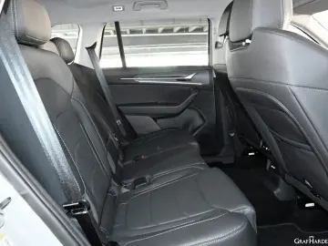 Kodiaq   NEU  2.0 TDI  DSG 4x4 Selection AHK   S