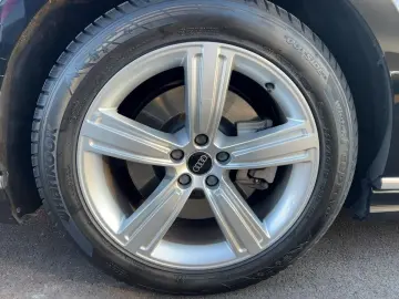 A8 60 TFSI e quattro MATRIX APP NAVI HUD SHZ ACC