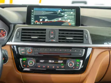 BMW Seria 3 330e iPerformance