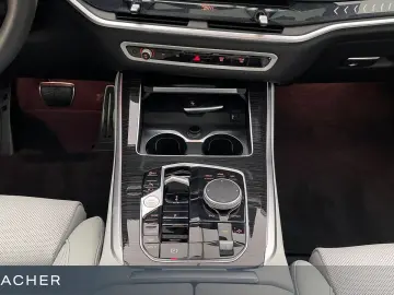 X5 xDrive50e A M-Sport LCProf AHK Pano Luftfed.