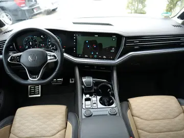 Touareg 3.0 TDI SCR  210 kW 4Mot R-Line-Pano.Luf