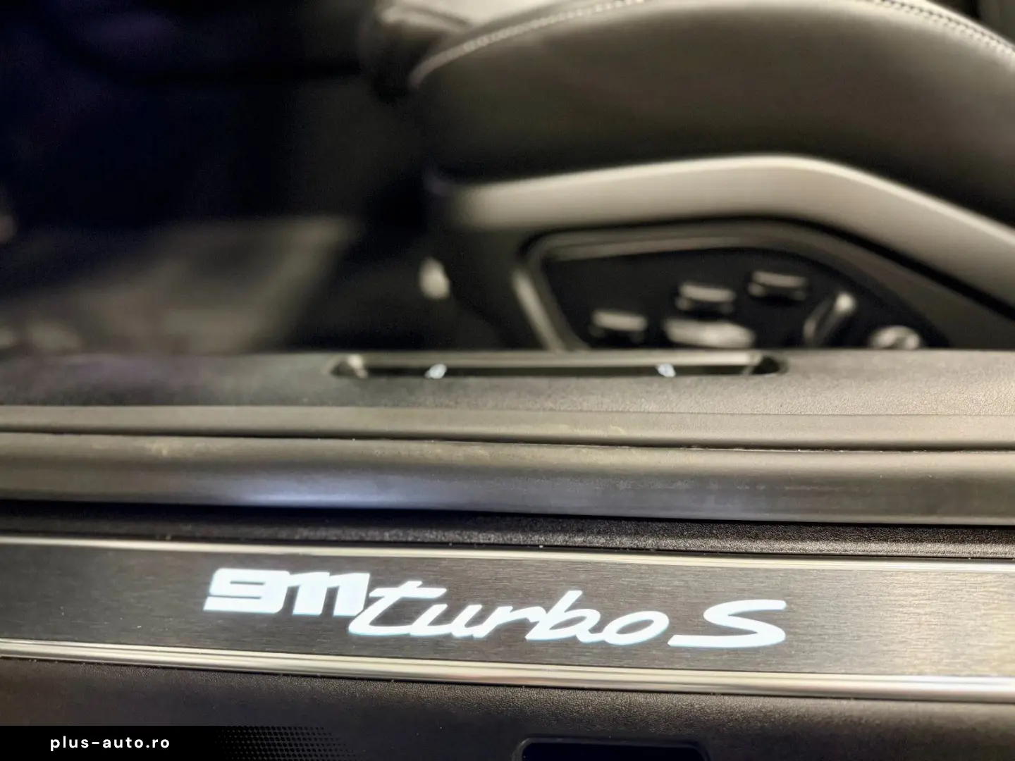 911 992 Turbo S Cabrio LIFT InnoDrive Burmester