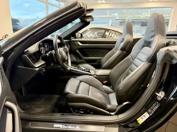 911 992 Turbo S Cabrio LIFT InnoDrive Burmester