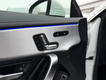 CLA 200 AMG 19  PANO DISTR  Sitzklima 360  Leder