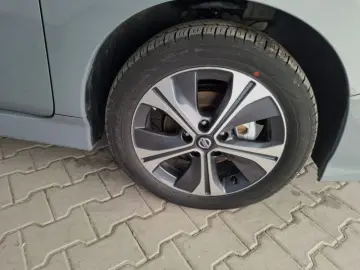 NISSAN LEAF Baterie 62kW   Motor 215CP Tekna