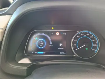 NISSAN LEAF Baterie 62kW   Motor 215CP Tekna